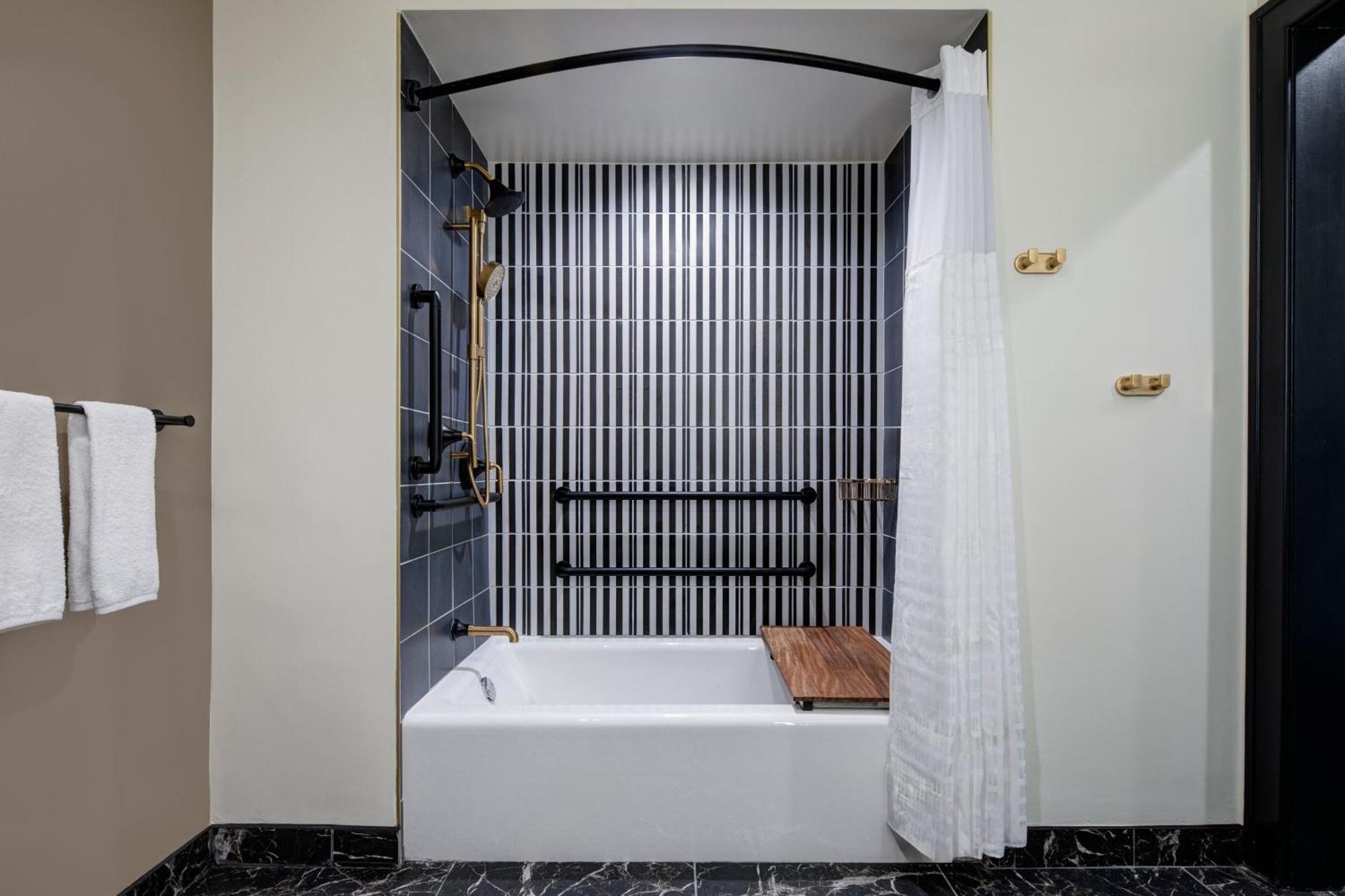 The Lasalle Hotel, Bryan College Station, A Tribute Portfolio Hotel Екстер'єр фото