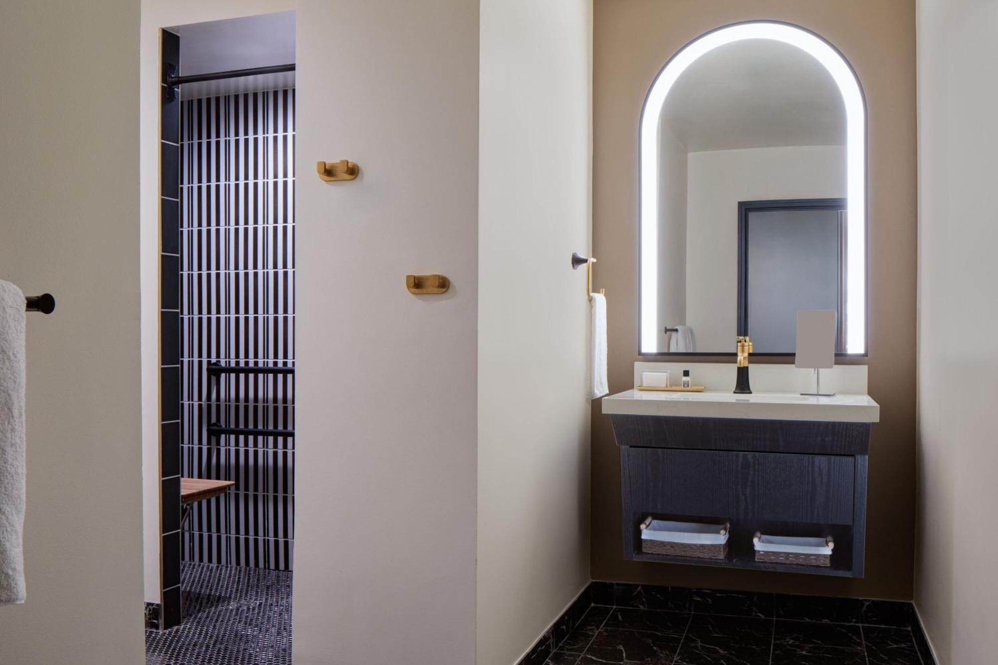 The Lasalle Hotel, Bryan College Station, A Tribute Portfolio Hotel Екстер'єр фото